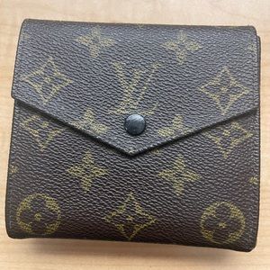Authentic — Louis Vuitton Wallet ❤️
